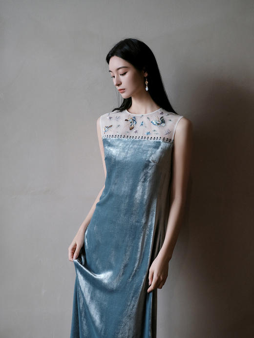 盛唐牡丹盛奢系列| 蝴蝶翩翩手绣丝绒连衣裙 商品图3