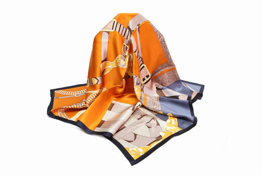 【多样屋专柜】兰之魅  BLUE CHARM艺术金方巾 100%优质桑蚕丝90*90cm 商品图6