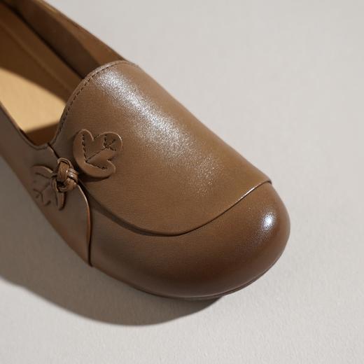 【牛皮革】西村名物2026年春季新款舒适低跟纯色软面浅口单鞋妈妈鞋X26AE18001 商品图7