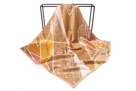 【多样屋专柜】兰之魅  BLUE CHARM艺术金方巾 100%优质桑蚕丝70*70cm 商品图4