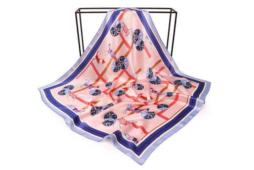 【多样屋专柜】兰之魅  BLUE CHARM艺术金方巾 100%优质桑蚕丝70*70cm 商品图5