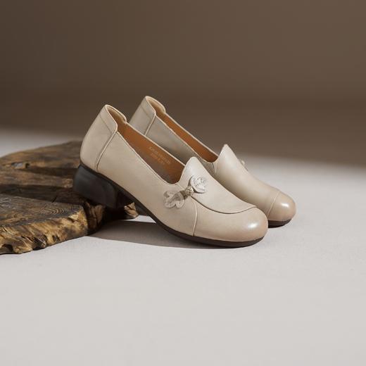 【牛皮革】西村名物2026年春季新款舒适低跟纯色软面浅口单鞋妈妈鞋X26AE18001 商品图11