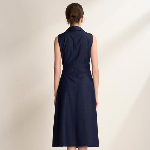 EITIE爱特爱气质翻领干练无袖不对称收腰仿牛仔连衣裙2026夏新款B2607230 商品图4