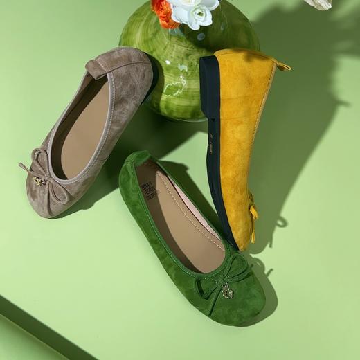 【羊皮绒面】西村名物2026年春季新款舒适平底蝴蝶结饰扣优雅百搭浅口单鞋X26AE16941 商品图6