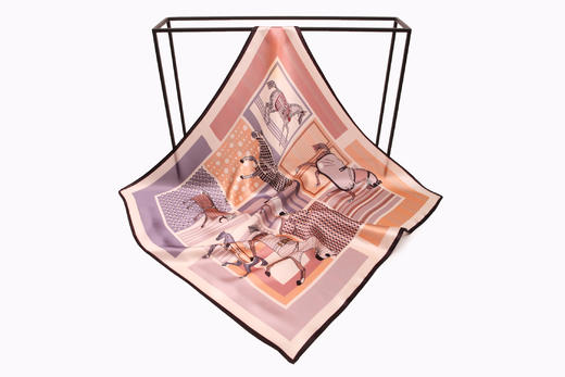 【多样屋专柜】兰之魅  BLUE CHARM艺术金小方巾 100%优质桑蚕丝53*53cm 商品图11