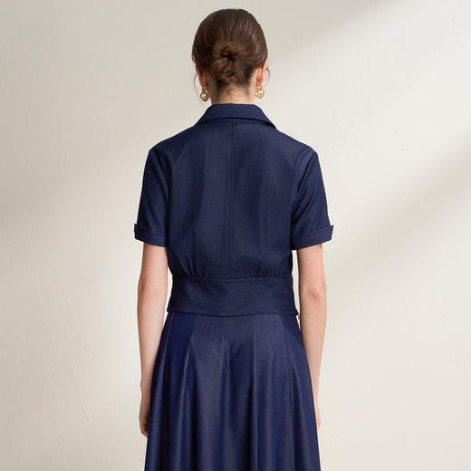 EITIE爱特爱扭结显瘦气质短款翻领短袖衬衫舒适上衣2026夏季新款B2613222 商品图4