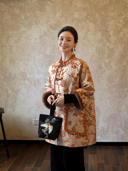 盛唐婧 | 梅竹双清新中式提花绒拼水貂中长款外套 商品图9