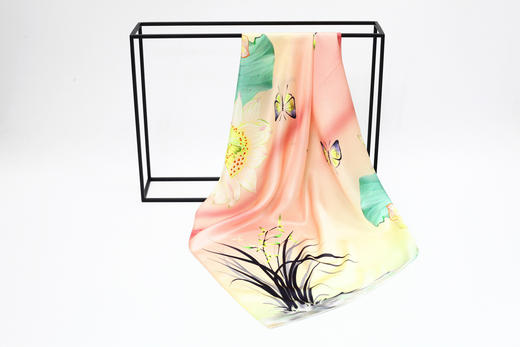 【多样屋专柜】兰之魅  BLUE CHARM艺术金方巾 100%优质桑蚕丝70*70cm 商品图13