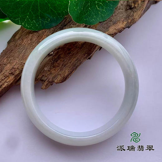 派瑞翡翠 翡翠手镯 糯种 浅绿色 商品图1