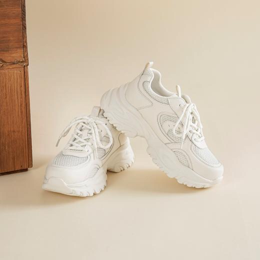 【舒适透气】西村名物2026年春季新款厚底增高舒适透气百搭小白鞋老爹鞋T26AM18141 商品图5