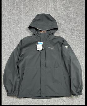 现货 哥伦比亚全压胶冲锋衣，只有十几件..面料很软