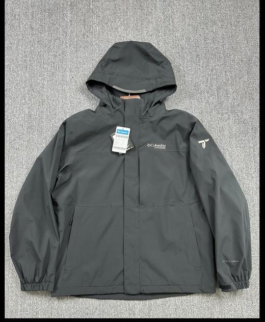 现货 哥伦比亚全压胶冲锋衣，只有十几件..面料很软 商品图0