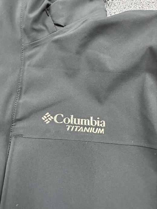 现货 哥伦比亚全压胶冲锋衣，只有十几件..面料很软 商品图3