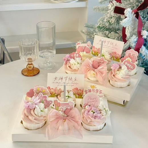 鲜花女神节纸杯蛋糕（水果夹心） 商品图0