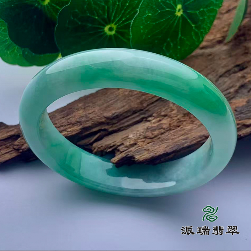 派瑞翡翠 翡翠手镯 糯种 绿色
