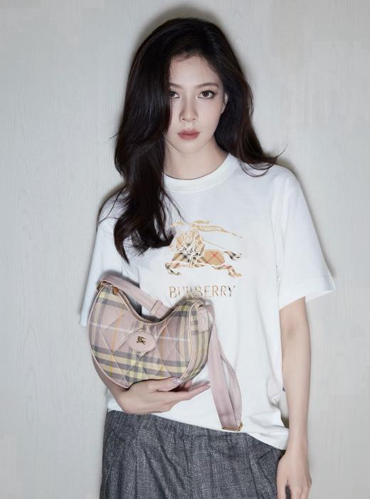 BUR新款渐变格纹战马印花T恤 黑白两个色 经典常规合身版型 男女同款 商品图2