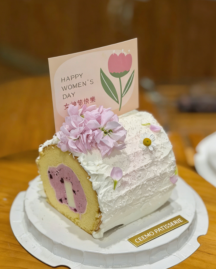 蓝莓酸奶瑞士卷