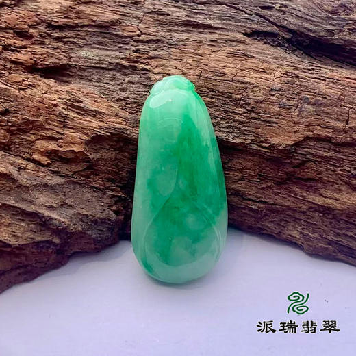 派瑞翡翠 翡翠挂件 糯种 绿色 商品图0
