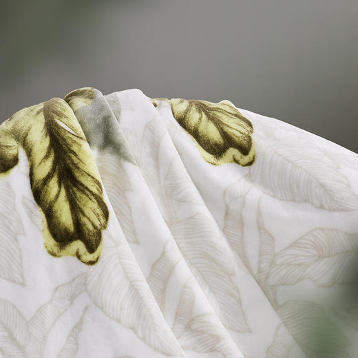 罗莱家纺--雨林蕉影法兰绒毯 商品图4