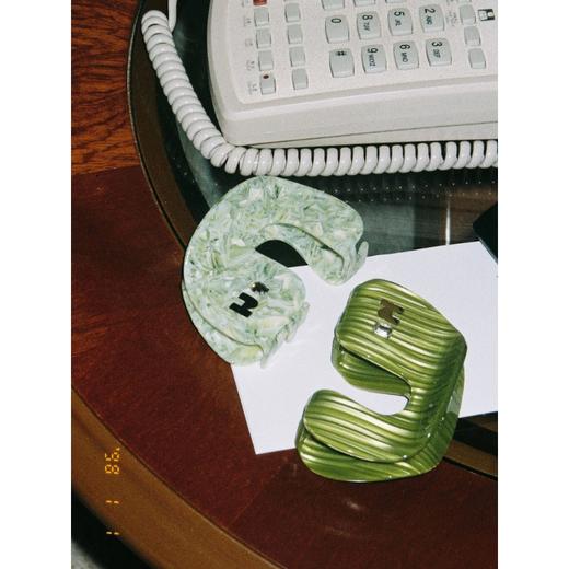 Tagi 拼图宝石鲨鱼夹 拼图肌理宝石发抓无痕发夹鲨鱼醋酸钻石 商品图2