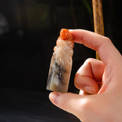 寿山石鸡母窝老料雕“刘海戏金蟾”方章 商品图10