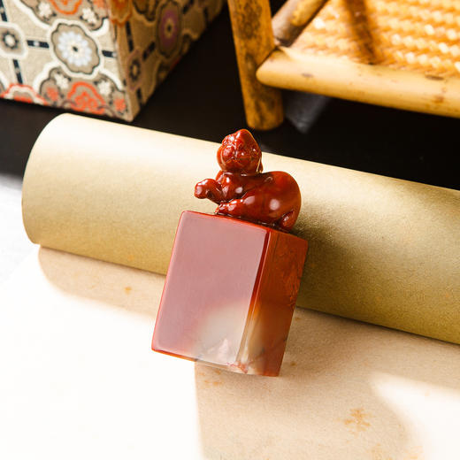 寿山石高山老料雕“玉兔”方章 商品图6