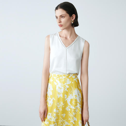 EITIE爱特爱夏季新款V领无袖简约小上衣7713413 商品图4