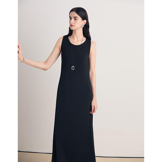 EITIE爱特爱时尚简约圆领通勤无袖黑色连衣裙2026夏季新款8607316 商品图3