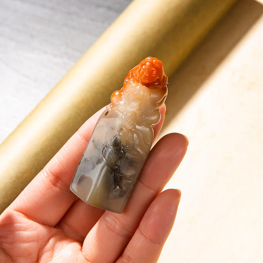 寿山石鸡母窝老料雕“刘海戏金蟾”方章 商品图9