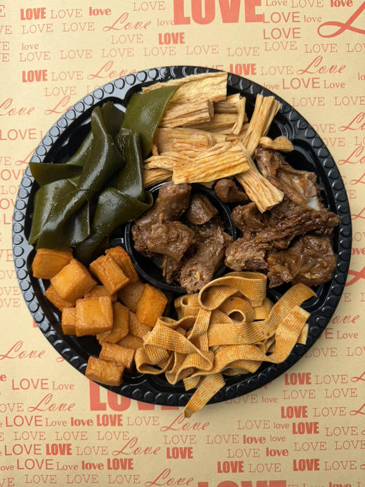 【卤味六拼C款】鸭脖+鸭架+海带+腐竹+豆皮+鱼豆腐 商品图0