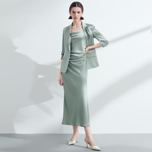 EITIE爱特爱夏季新款气质干练修身薄款七分袖收腰西装外套27803507 商品图1