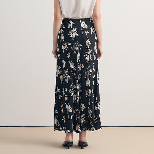 EITIE爱特爱优雅显瘦通勤黑白印花A字半身裙2026夏季新款8606303 商品图4