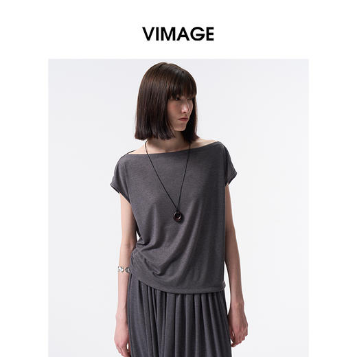 VIMAGE纬漫纪2026夏季新款一字领通勤百搭慵懒气质上衣V2513222 商品图2