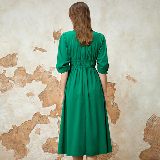 EITIE爱特爱法式时尚收腰气质V领显瘦高腰连衣裙夏季新款8207916 商品图5