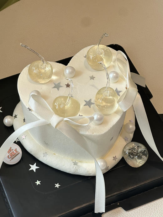 爱心桃水晶樱桃装饰蛋糕 商品图2