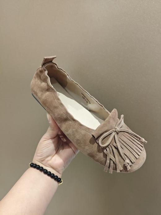 【绒面羊皮】西村名物2026年春季新款舒适平底软底软面流苏饰扣浅口单鞋豆豆鞋X26AE17011 商品图2
