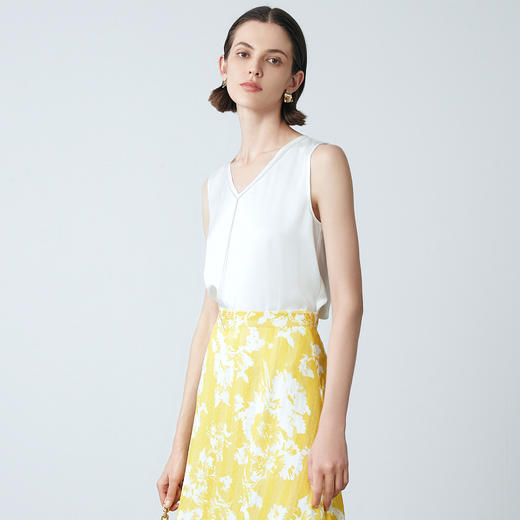 EITIE爱特爱夏季新款V领无袖简约小上衣7713413 商品图3