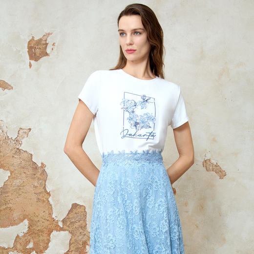 EITIE爱特爱夏季新款精致时尚通勤休闲刺绣印花短袖T恤8202901 商品图3