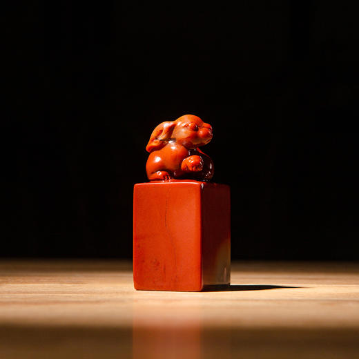 寿山石高山老料雕“玉兔”方章 商品图4