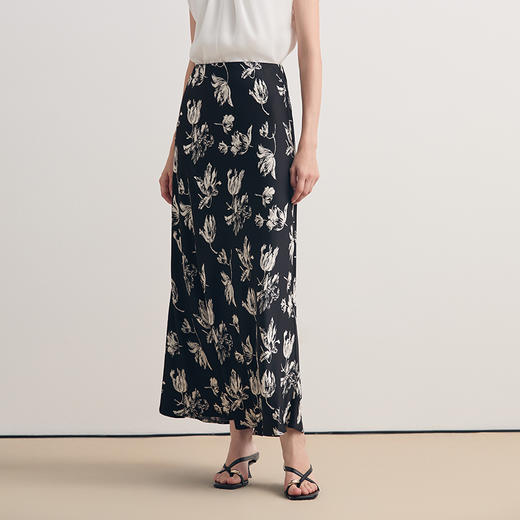 EITIE爱特爱优雅显瘦通勤黑白印花A字半身裙2026夏季新款8606303 商品图5