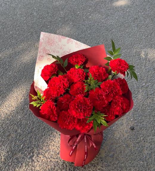 温情永驻19枝红康乃馨花束 商品图0