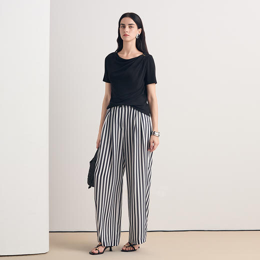 EITIE爱特爱2026夏季新款时尚修身显瘦黑色T恤上衣8602301 商品图1