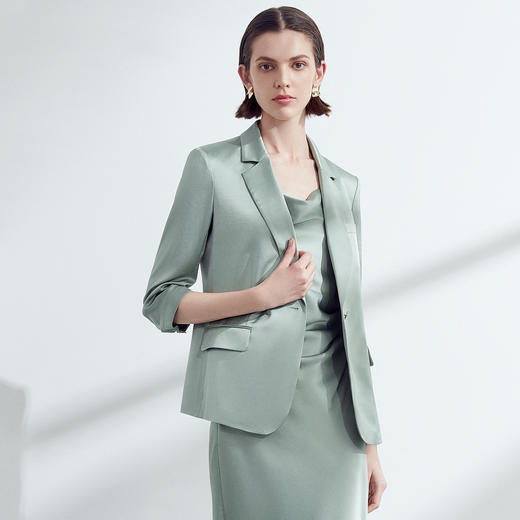 EITIE爱特爱夏季新款气质干练修身薄款七分袖收腰西装外套27803507 商品图2