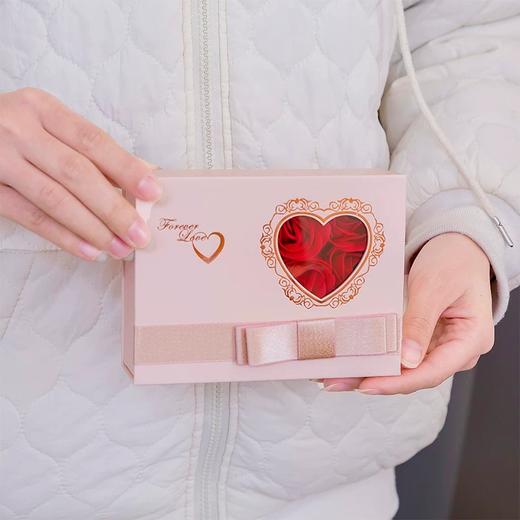 轻奢玫瑰花首饰书型浪漫礼品盒 商品图0