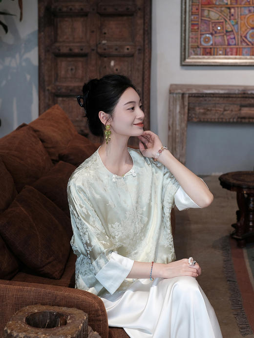 盛唐婧 |圆领双耳盘扣丝麻中袖外套 商品图0