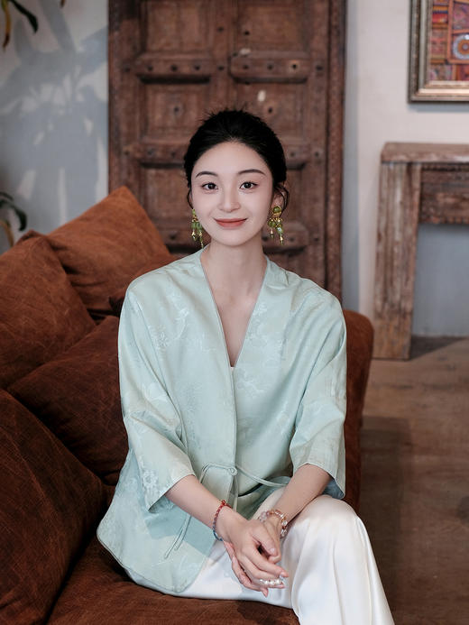 盛唐婧 |真丝花罗V领小外套 商品图0