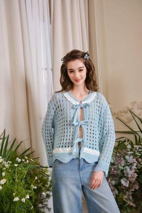 蓝白蕾丝领立体蝴蝶结镂空针织开衫