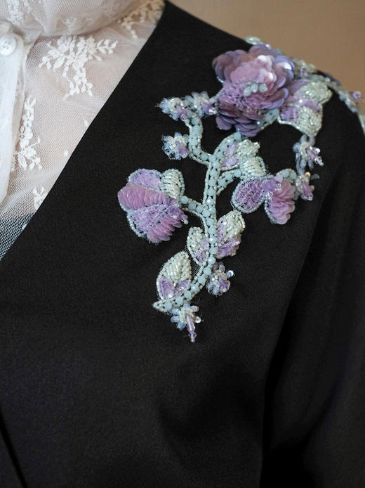 廷前观棠 | 紫微墨黑交襟外套 商品图3