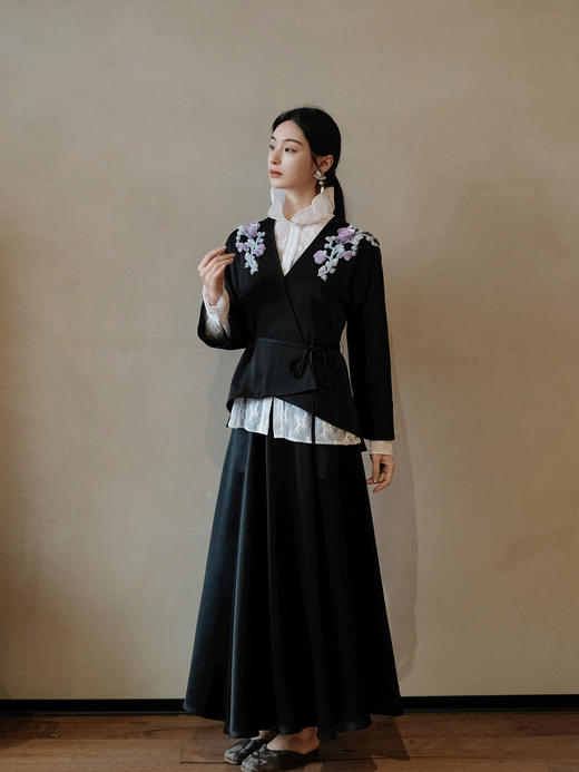 廷前观棠 | 紫微墨黑交襟外套 商品图8