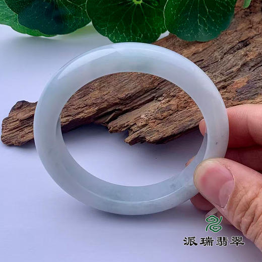 派瑞翡翠 翡翠手镯 糯种 浅绿色 商品图1